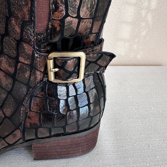 Donald J. Pliner Swift Brown Croc Embossed Leather Zip Ankle Booties Women’s 7M - Picture 7 of 15